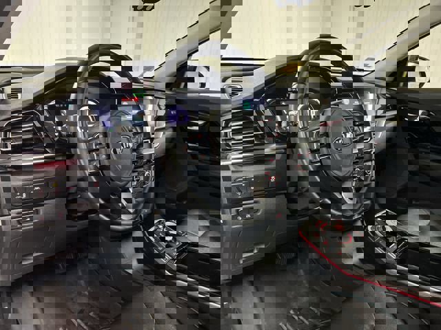 Used 2021 Kia Niro EX Premium image 10