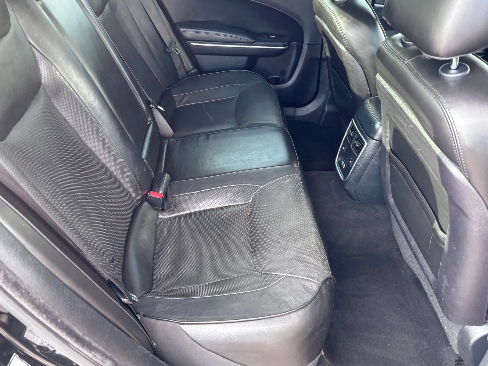 Used 2020 Chrysler 300 Limited RWD image 15