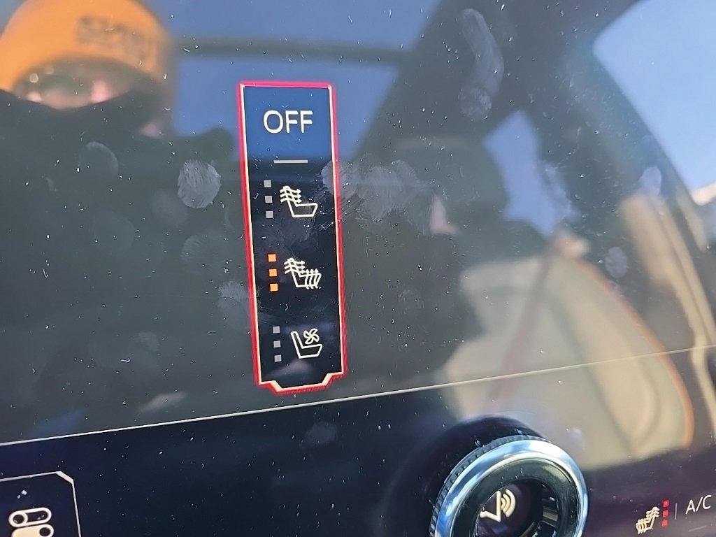 Used 2025 GMC Yukon XL AT4 w/ AT4 Premium Package image 25