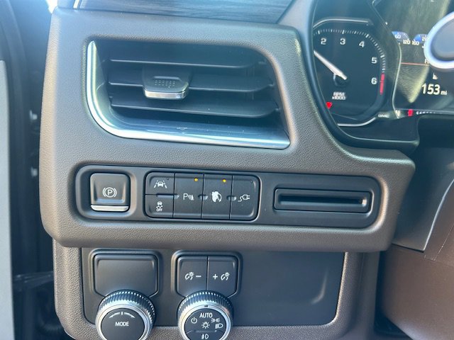 Used 2021 GMC Yukon XL SLT w/ Rear Media and Nav Package RWD image 25