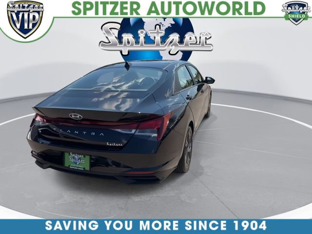 Used 2023 Hyundai Elantra SEL w/ Preferred Accessory Package FWD image 8