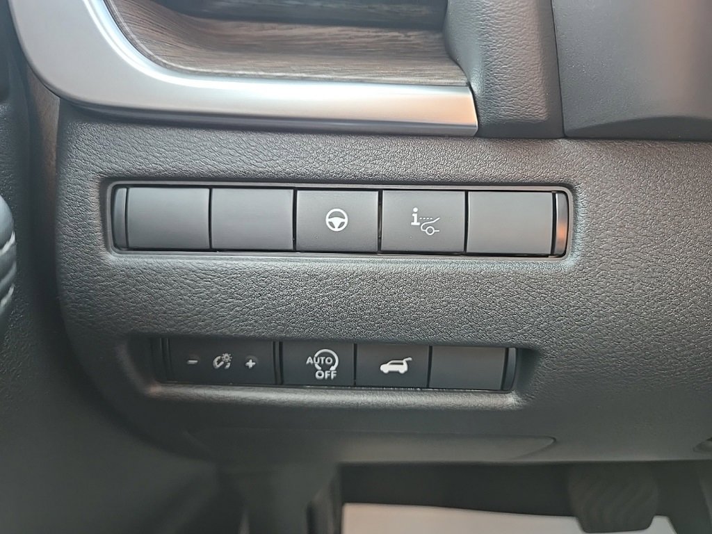 New 2026 Nissan Rogue Platinum image 13