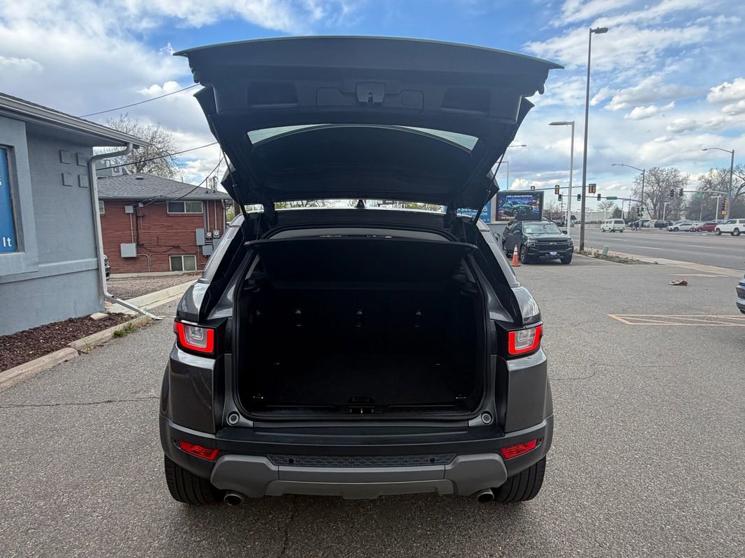 Used 2019 Land Rover Range Rover Evoque SE image 7