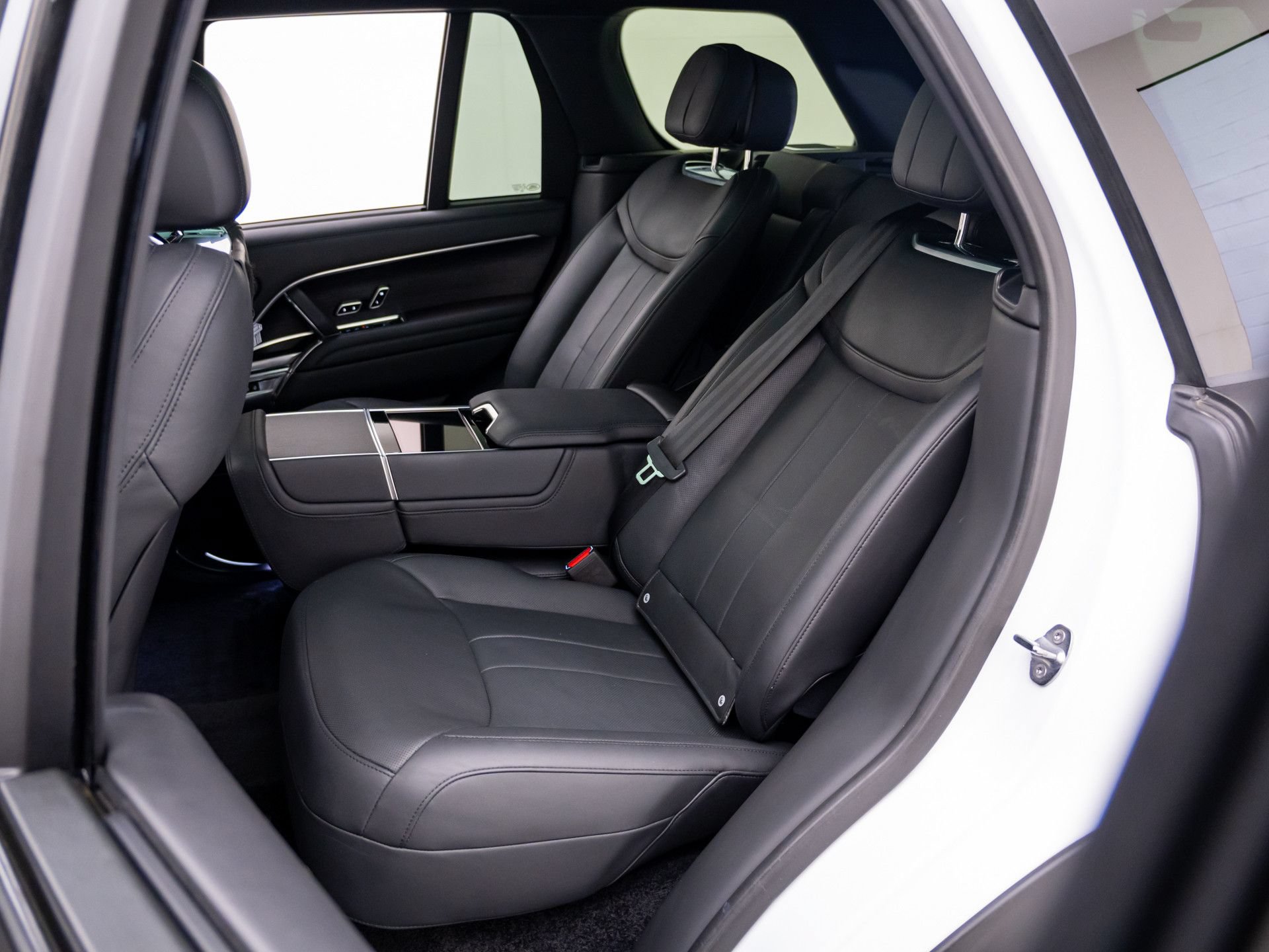 Used 2023 Land Rover Range Rover Autobiography AWD/4WD image 16