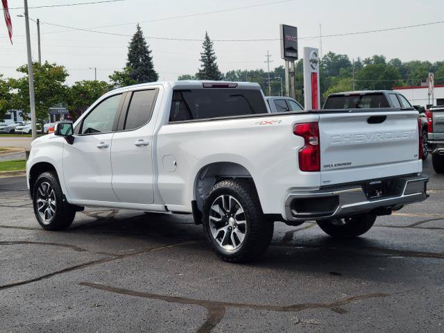 Used 2024 Chevrolet Silverado 1500 LT AWD/4WD image 3