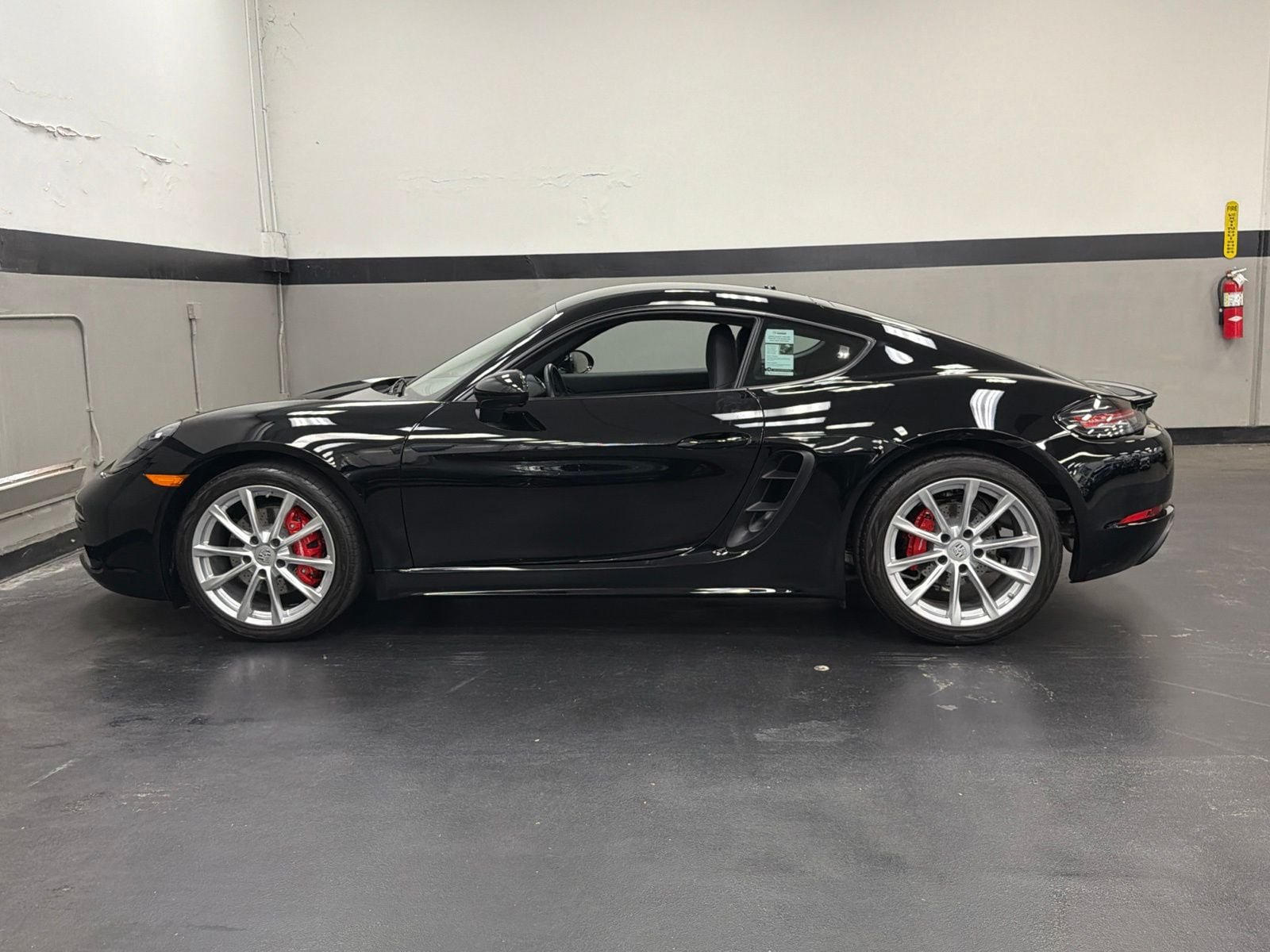 Used 2024 Porsche 718 Cayman S RWD image 10
