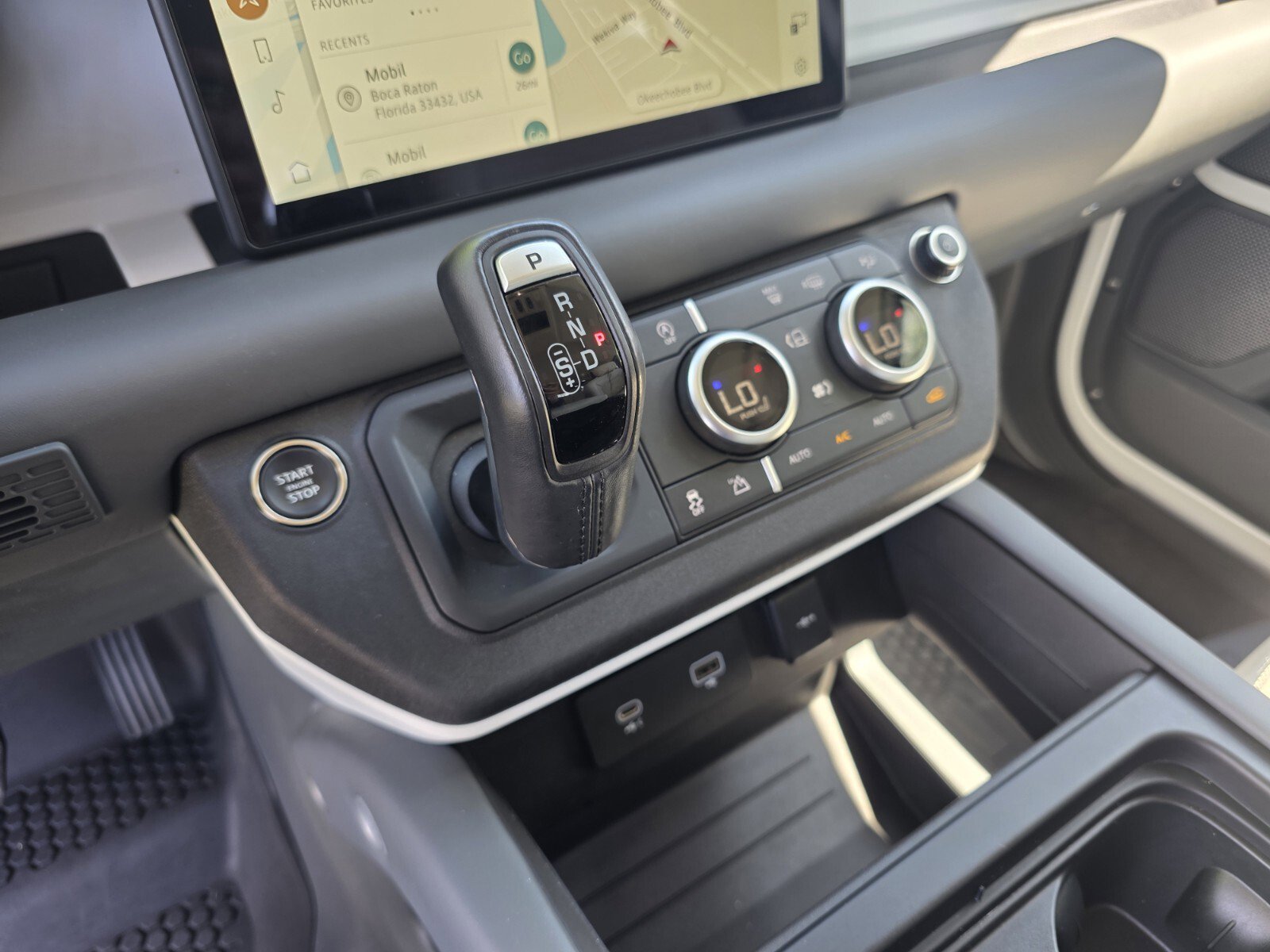 Used 2023 Land Rover Defender 110 SE AWD/4WD image 24