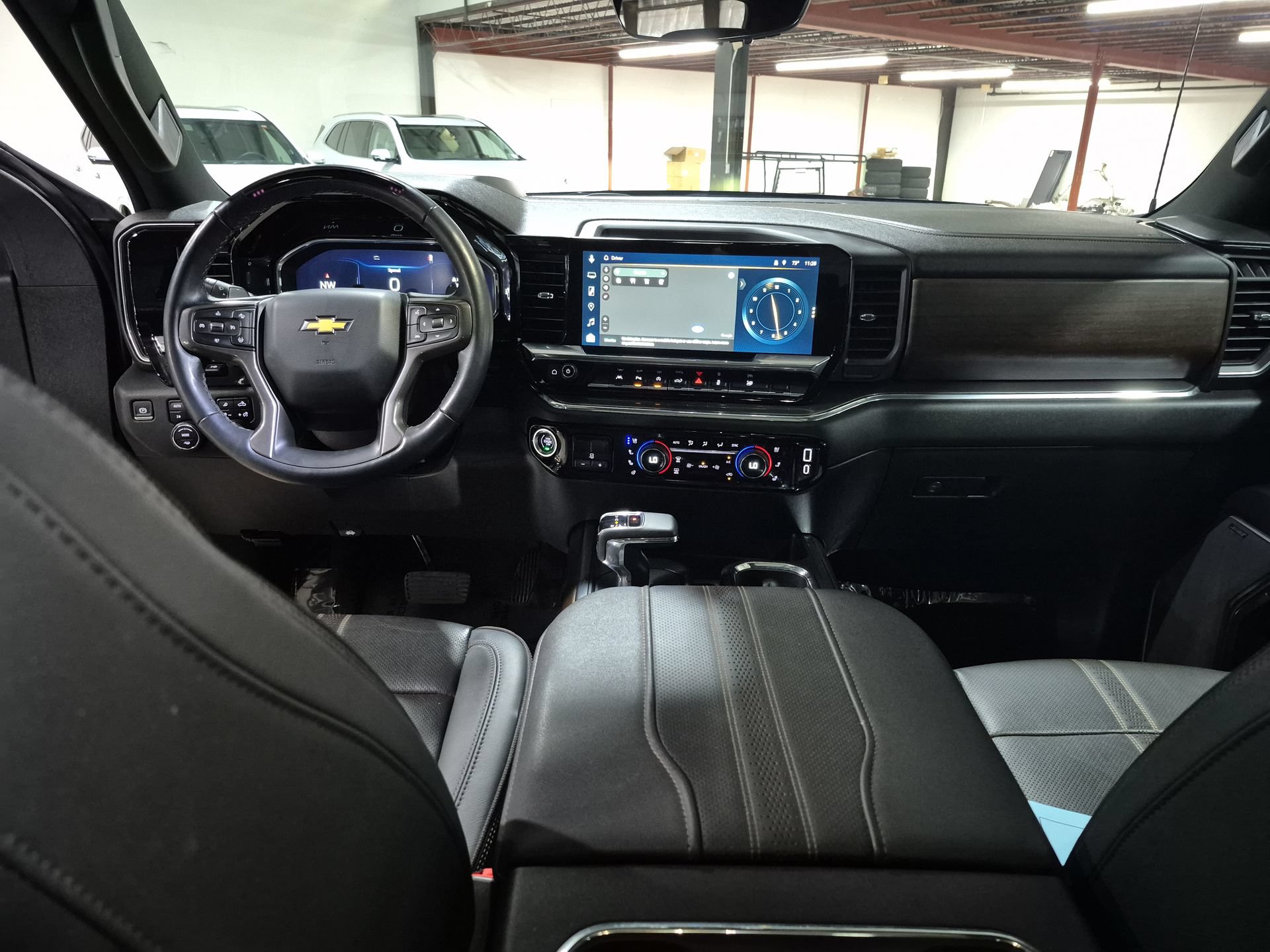 Used 2024 Chevrolet Silverado 1500 High Country w/ High Country Premium Package AWD/4WD image 22