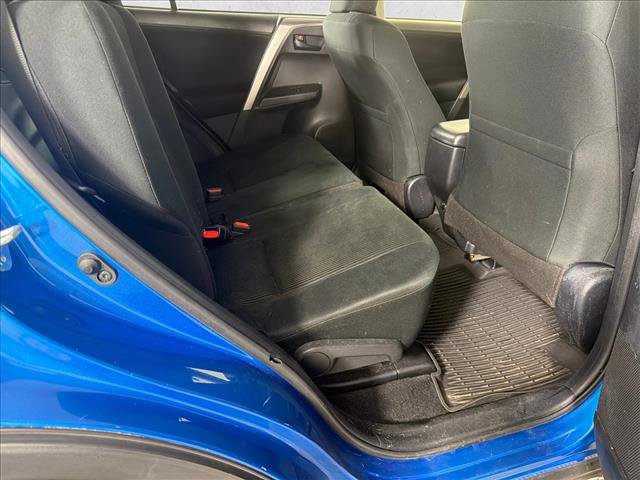 Used 2018 Toyota RAV4 LE AWD/4WD image 15