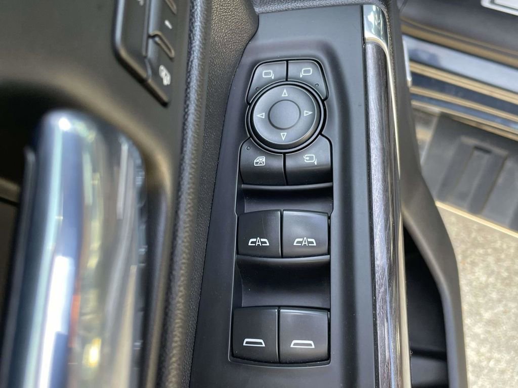 Used 2020 Chevrolet Silverado 1500 LTZ w/ LTZ Premium Package image 16