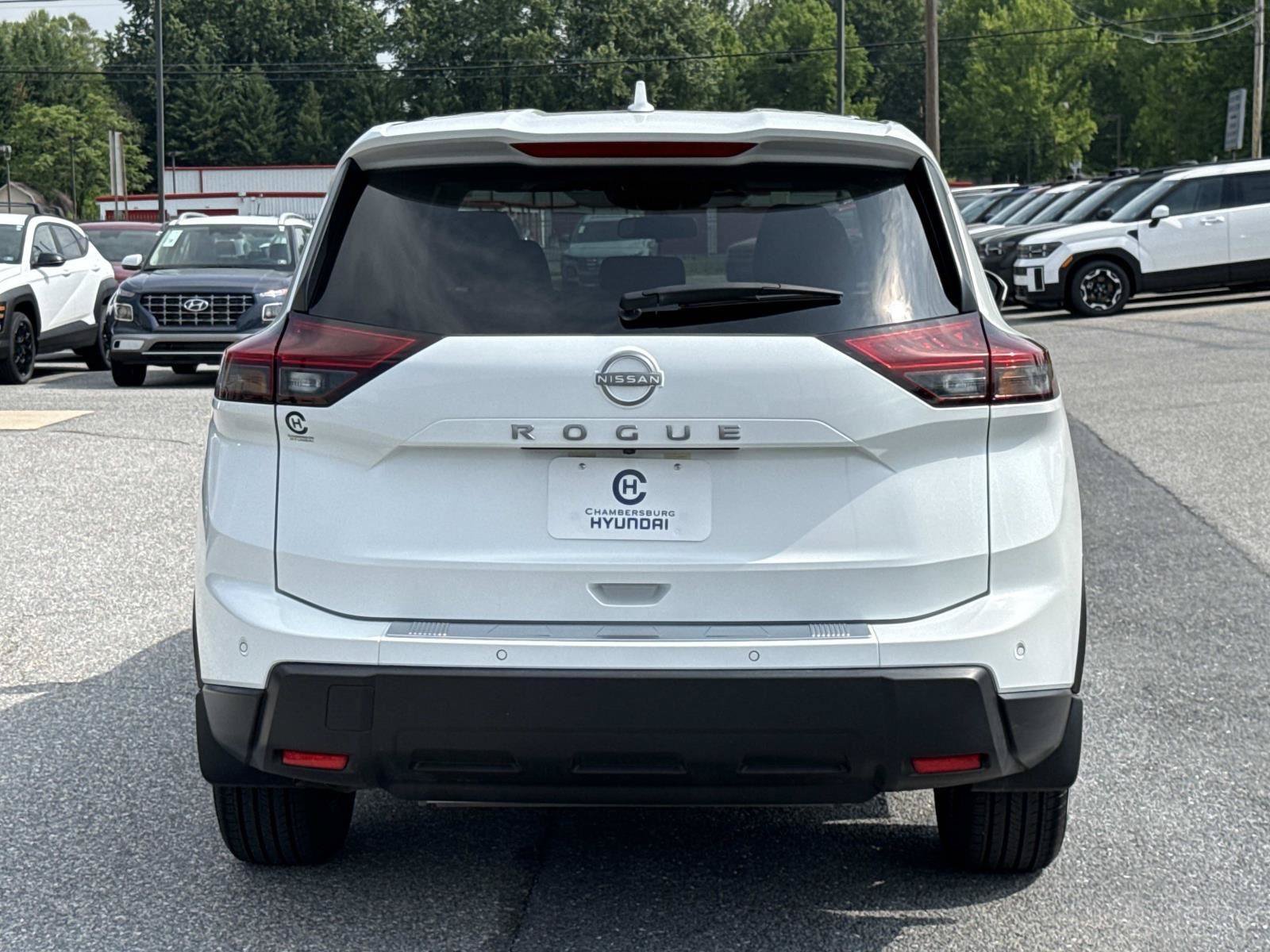 Used 2025 Nissan Rogue SV FWD image 26