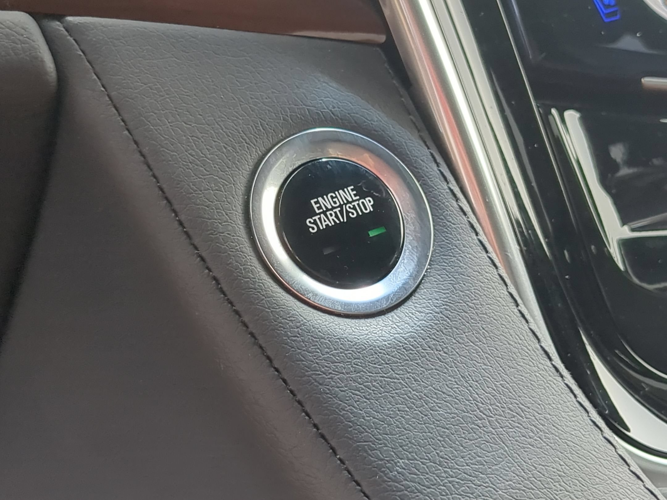 Certified 2020 Cadillac Escalade Luxury AWD/4WD image 15