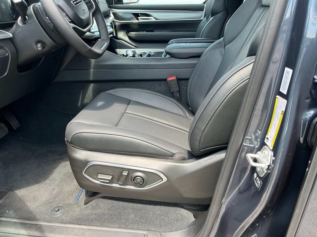 New 2025 Jeep Wagoneer L Series II w/ Convenience Group I AWD/4WD image 10