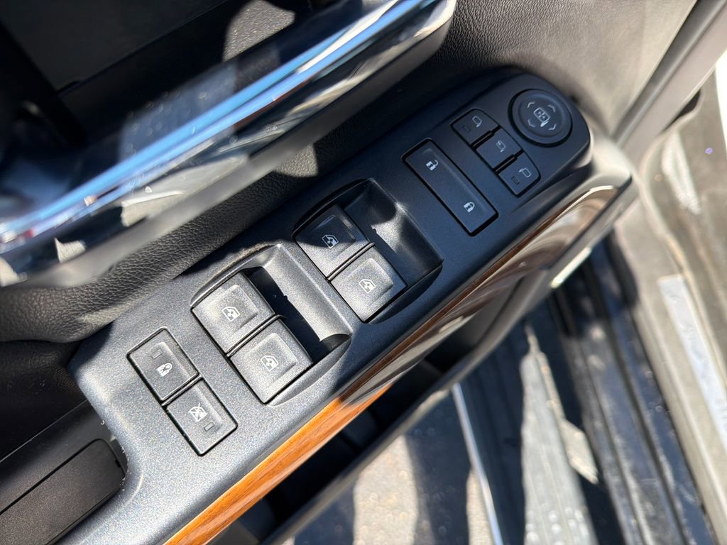 Used 2017 Chevrolet Silverado 1500 High Country image 11