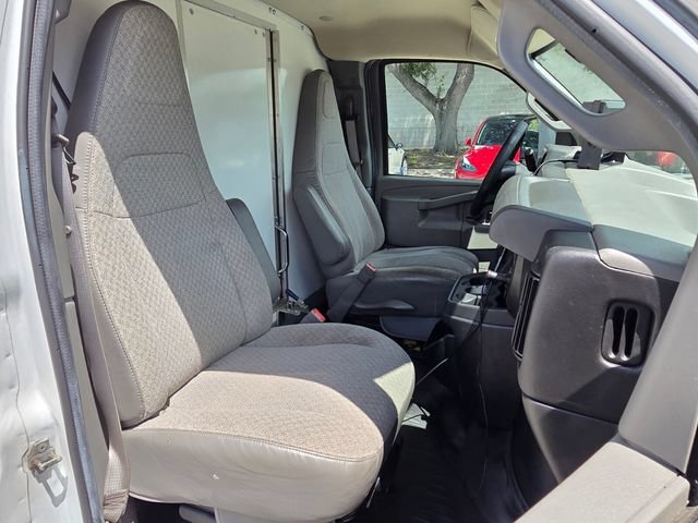 Used 2016 Chevrolet Express 3500 RWD image 13