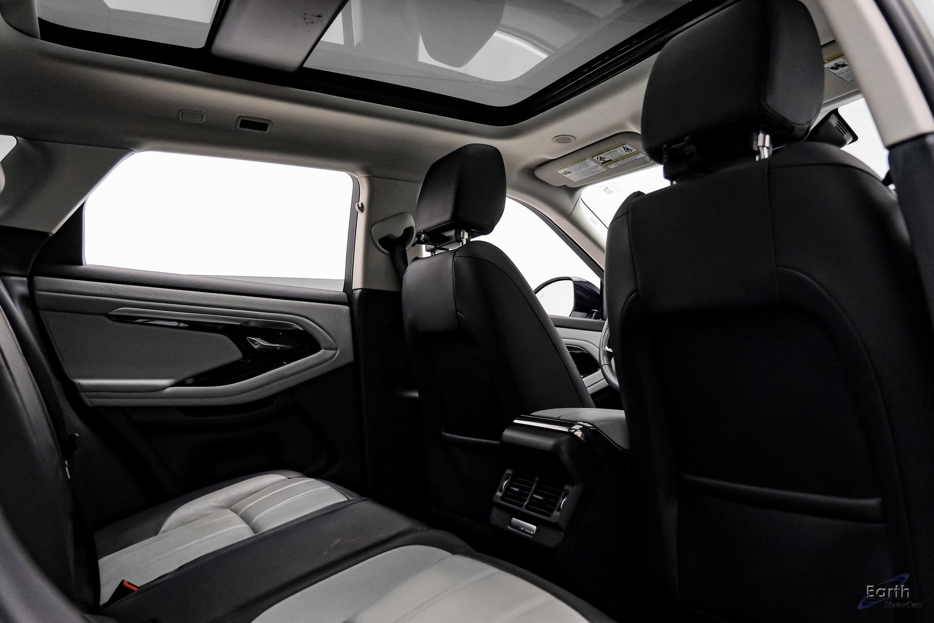 Used 2023 Land Rover Range Rover Evoque R-Dynamic S image 56