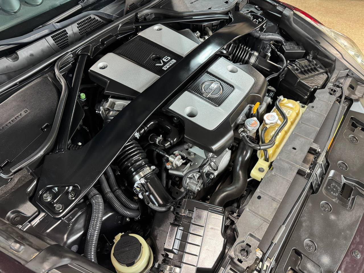 Used 2016 Nissan 370Z Touring RWD image 34