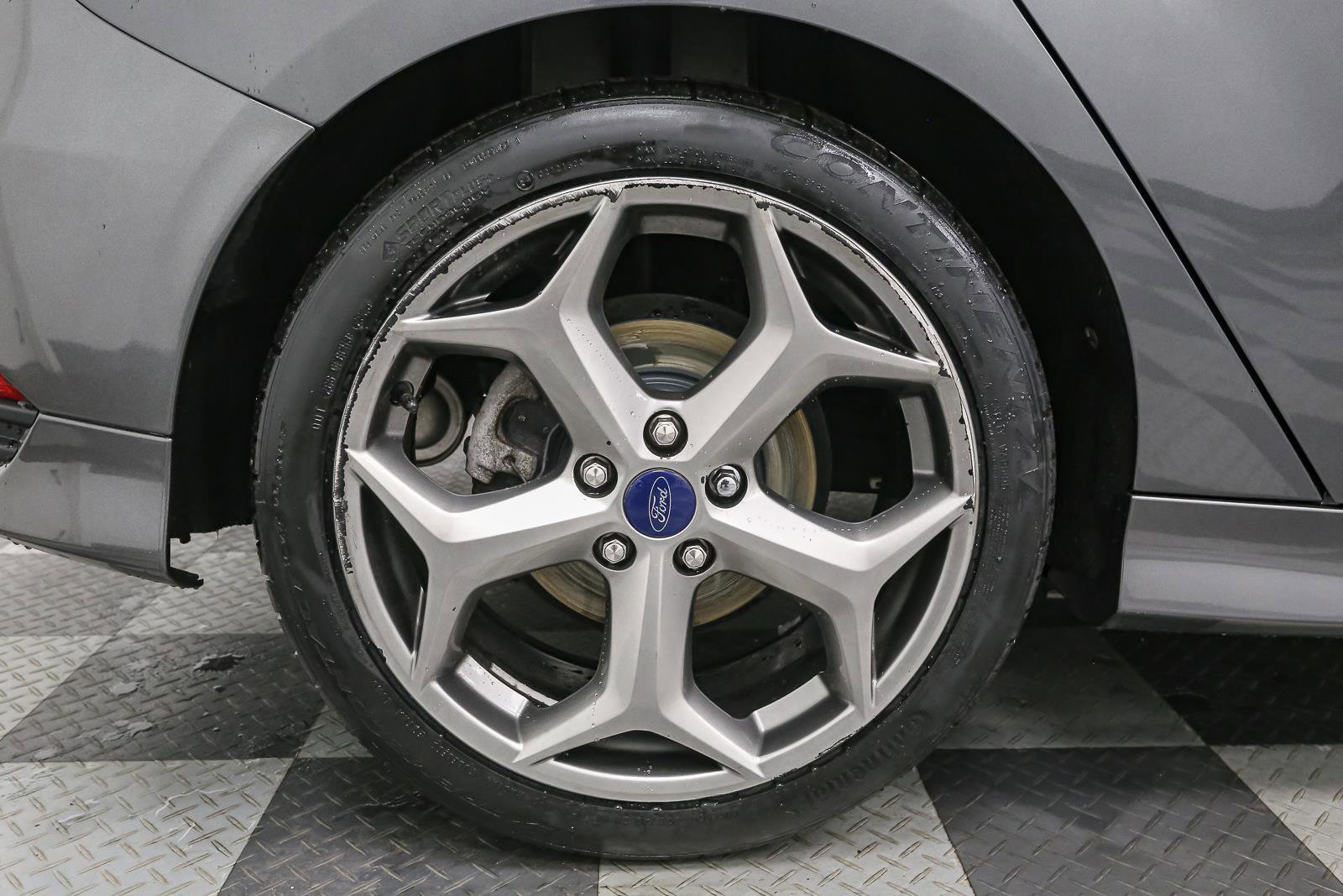 Used 2017 Ford Focus ST image 18