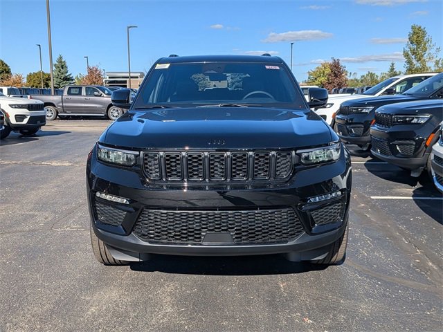 New 2025 Jeep Grand Cherokee Limited w/ Black Appearance Package image 8