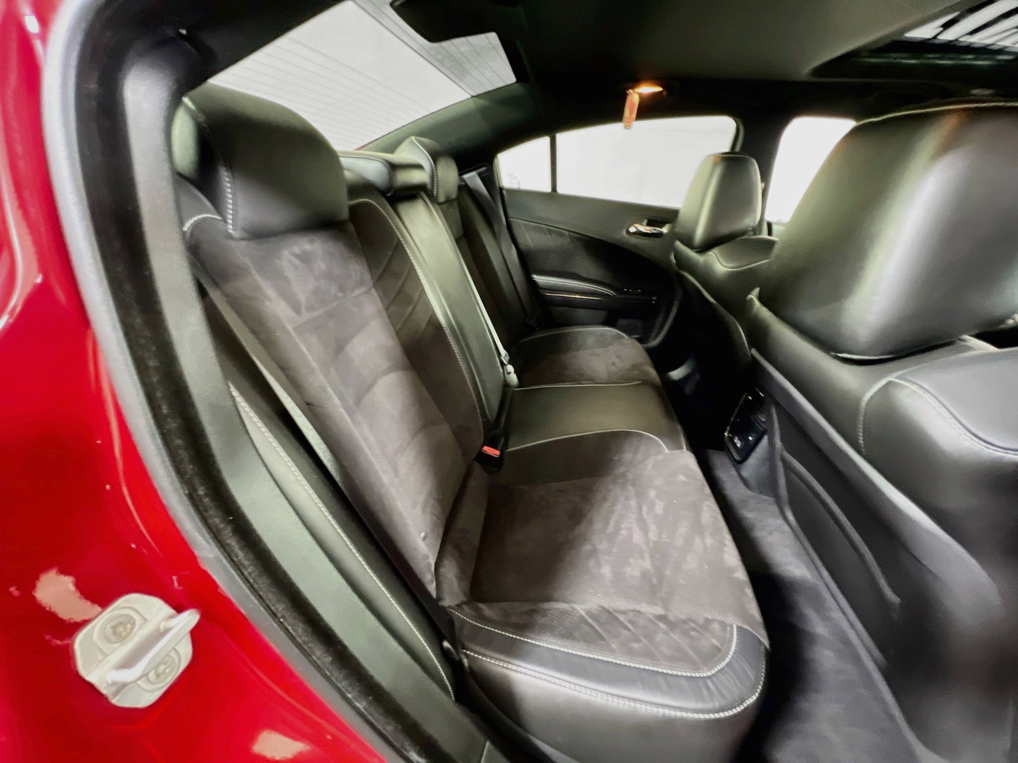 Used 2018 Dodge Charger SRT Hellcat w/ Harman/Kardon Audio Group RWD image 29