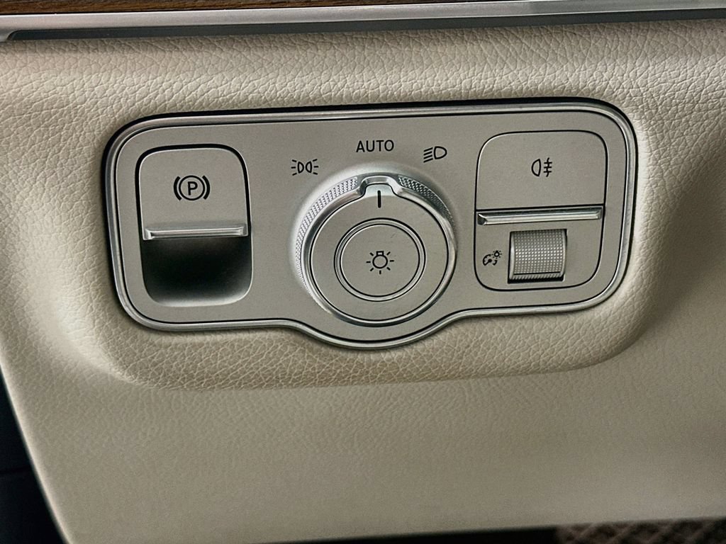 Certified 2024 Mercedes-Benz GLE 350 4MATIC w/ AMG Line Exterior image 11