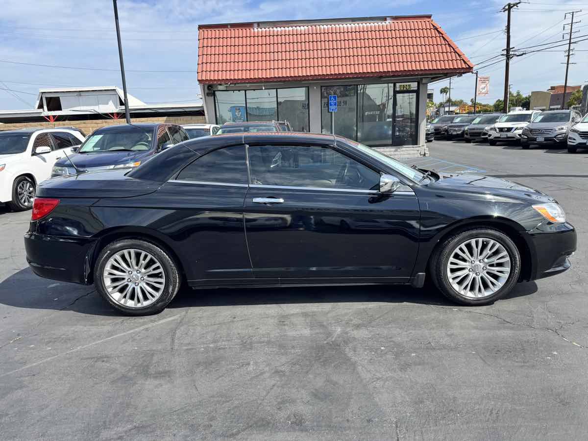 Used 2013 Chrysler 200 Limited FWD image 13