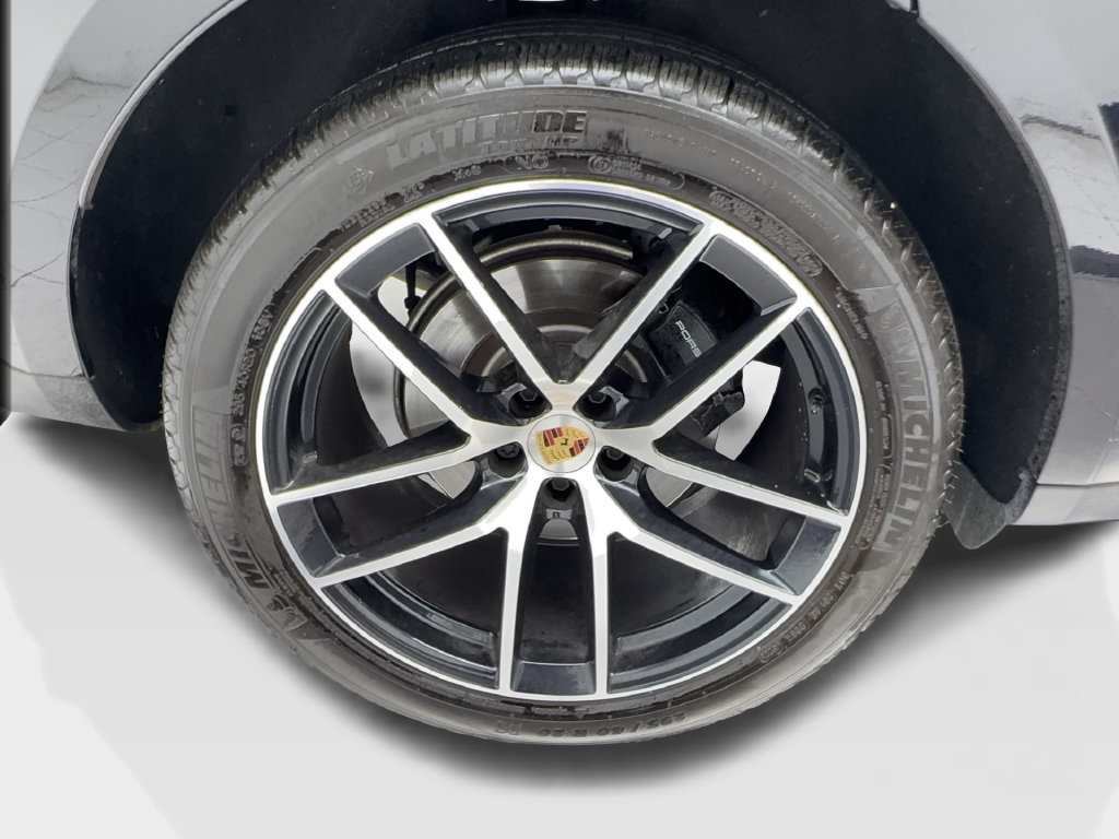 Used 2024 Porsche Macan Turbo AWD/4WD image 15
