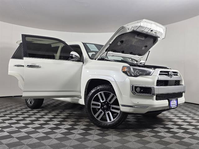 Used 2020 Toyota 4Runner Limited AWD/4WD image 44