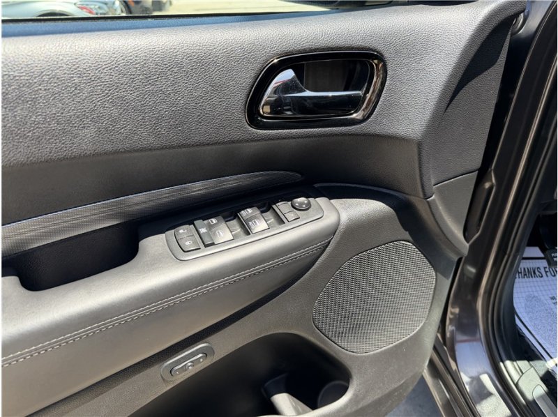Used 2020 Dodge Durango R/T w/ Blacktop Package RWD image 17
