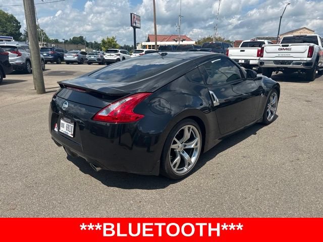 Used 2010 Nissan 370Z Touring w/ Sport Pkg RWD image 3