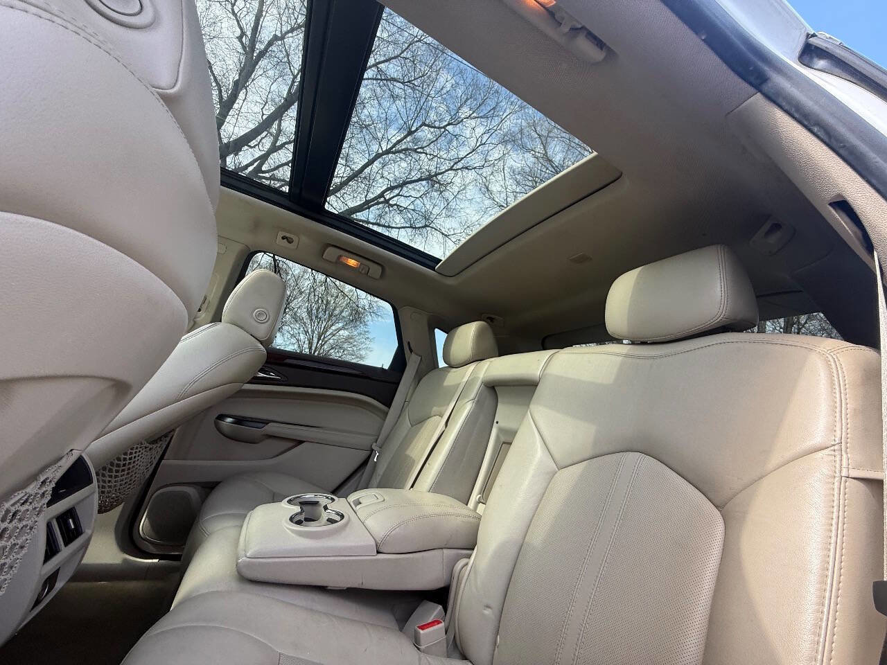 Used 2016 Cadillac SRX Luxury w/ Driver Awareness Package image 16