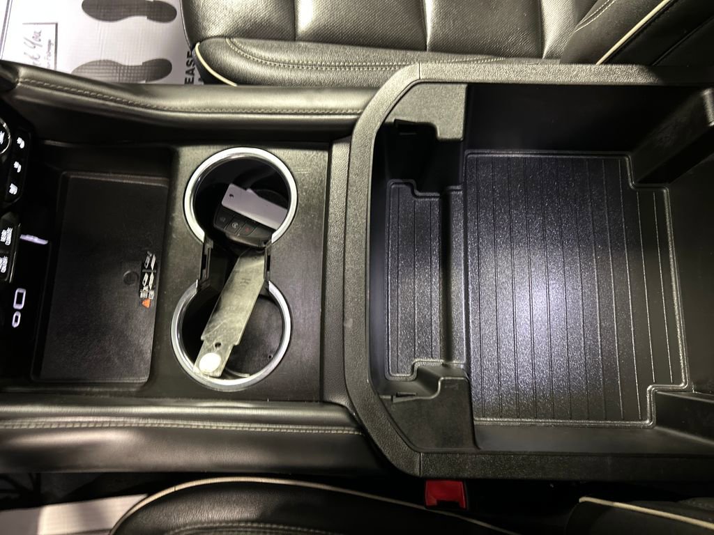 Used 2023 Chevrolet Suburban Premier image 21