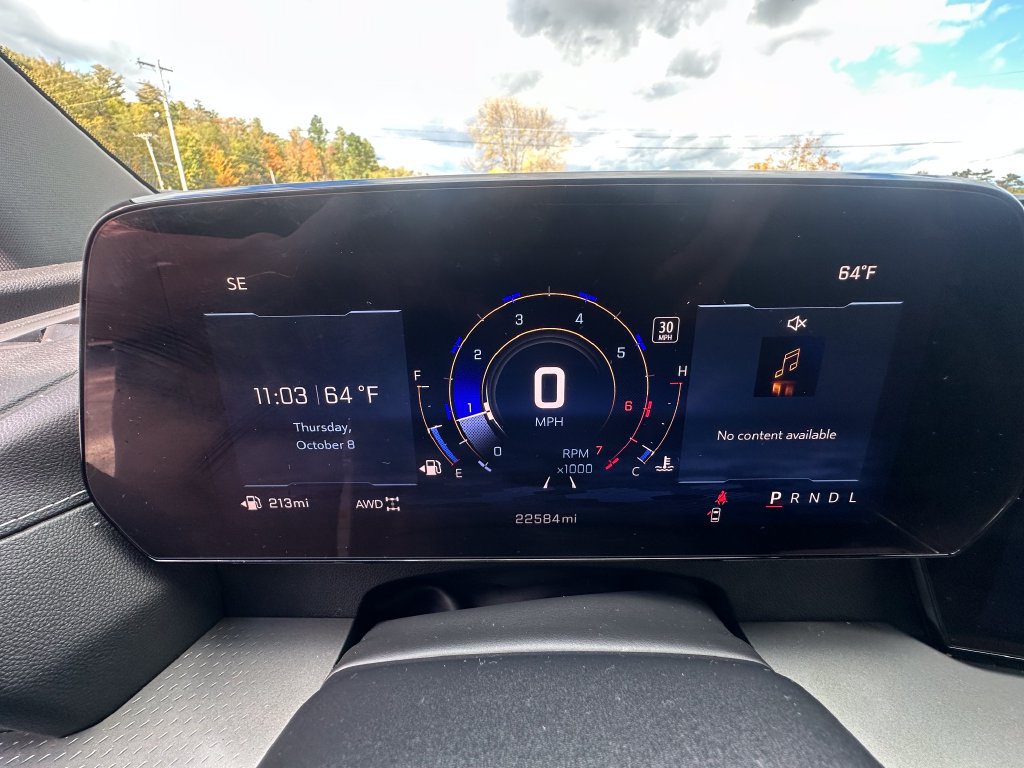 Used 2025 Chevrolet Traverse LT w/ Driver Confidence Package AWD/4WD image 12