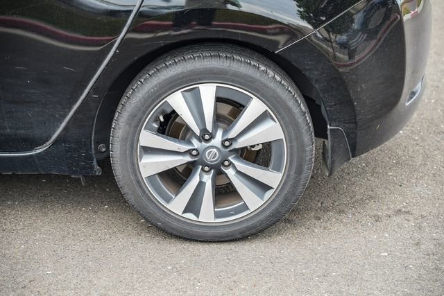Used 2017 Nissan Leaf SL w/ Premium Package image 12
