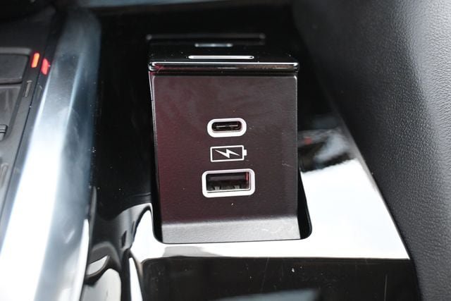 Used 2023 Acura MDX SH-AWD w/ Technology Package image 32