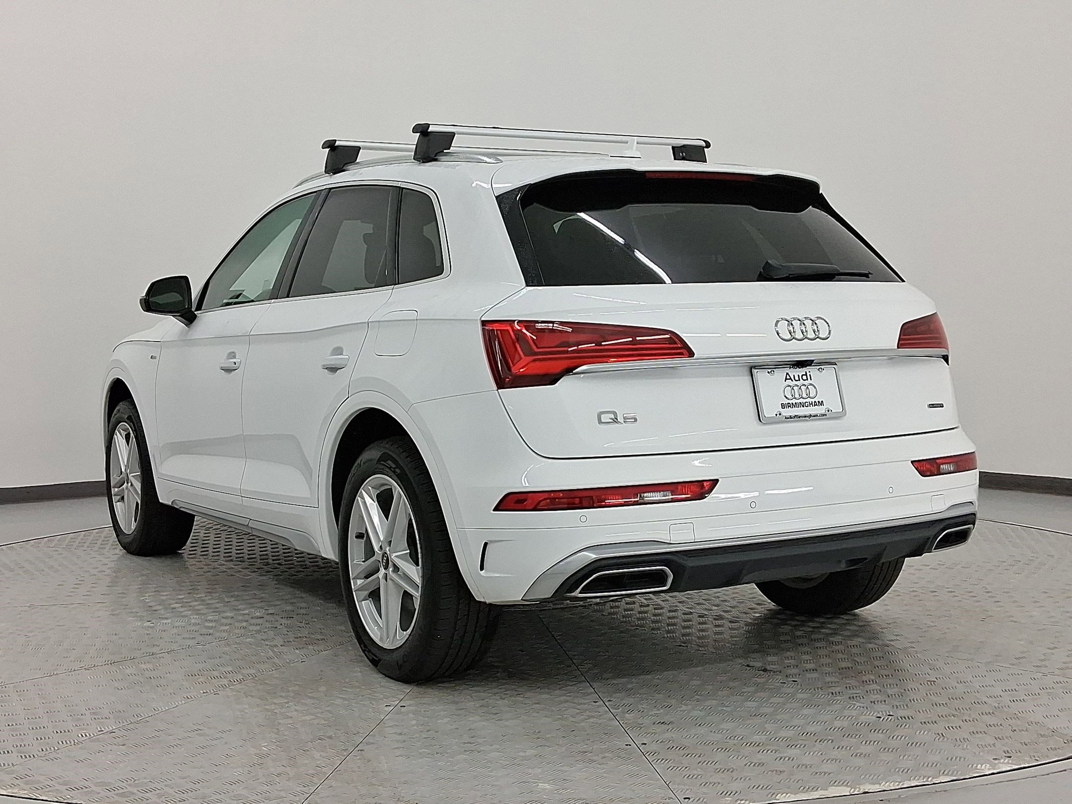 Used 2022 Audi Q5 e Premium w/ Convenience Package image 3