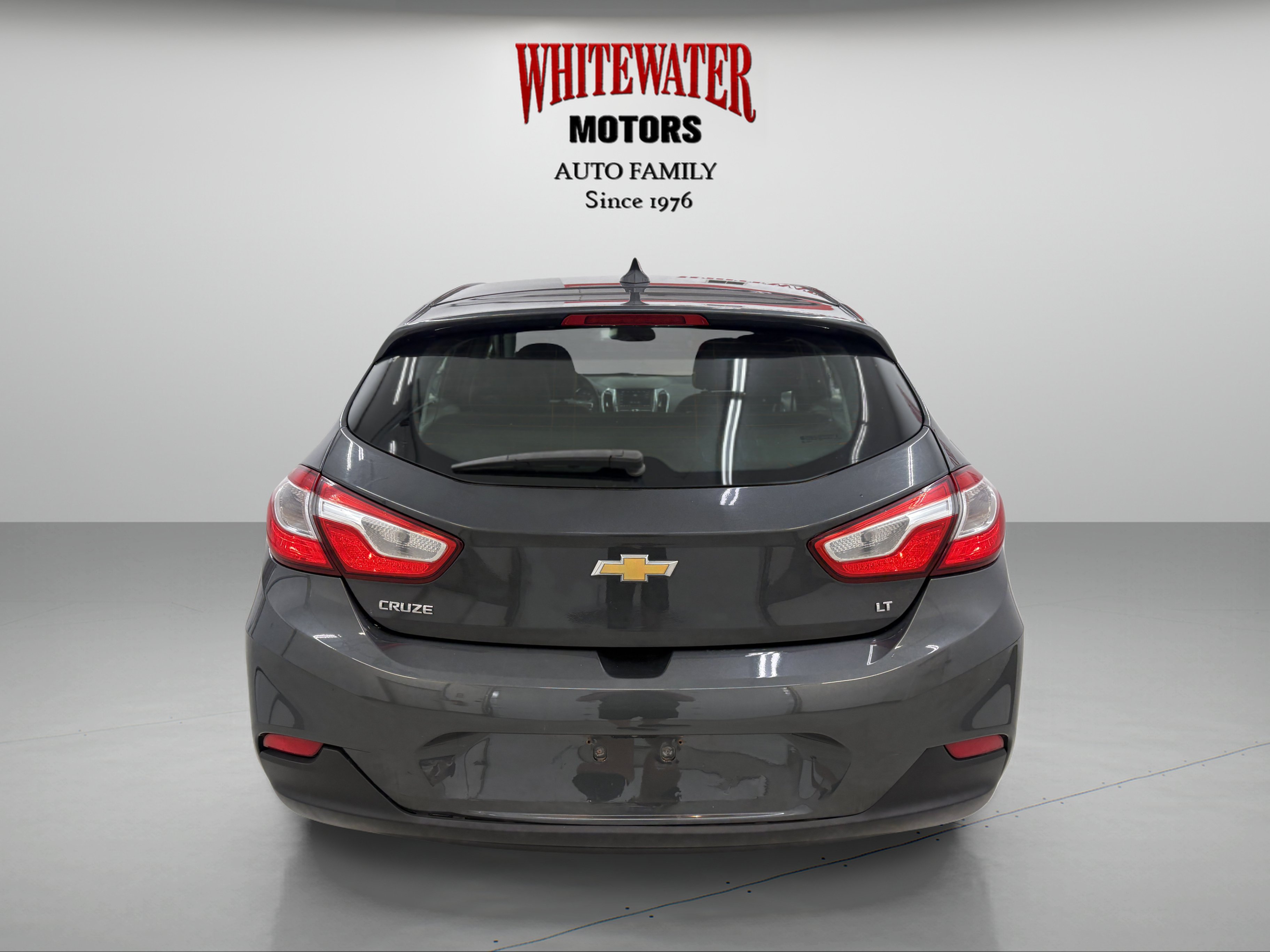 Used 2019 Chevrolet Cruze LT FWD image 3