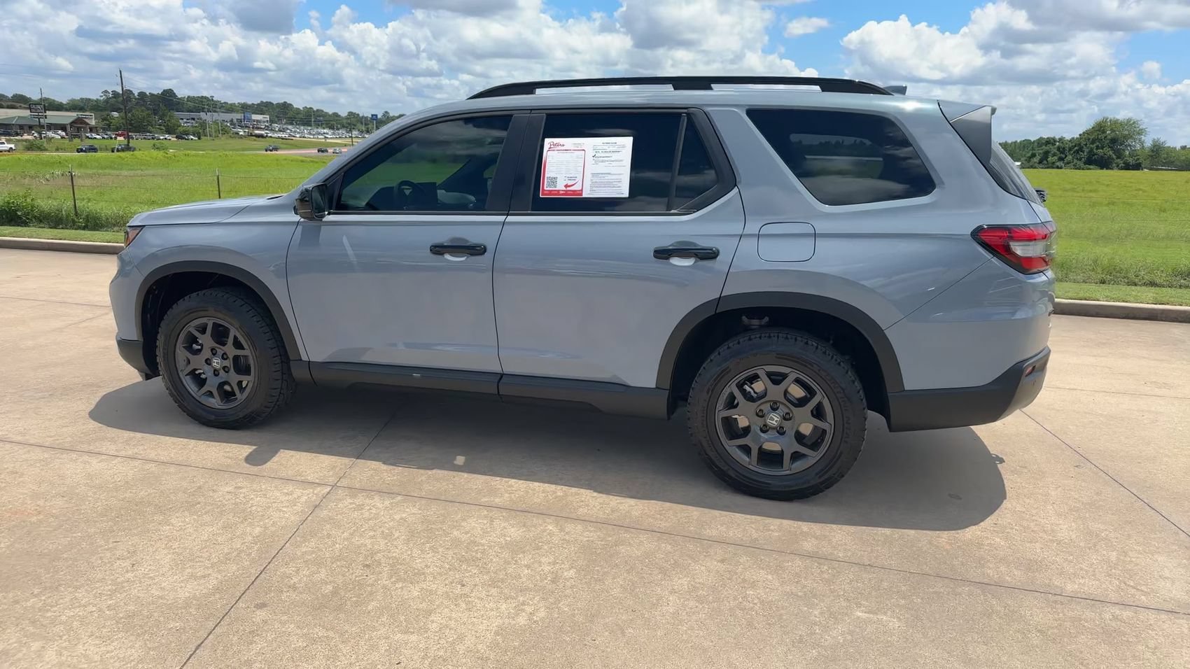 Used 2024 Honda Pilot TrailSport image 6