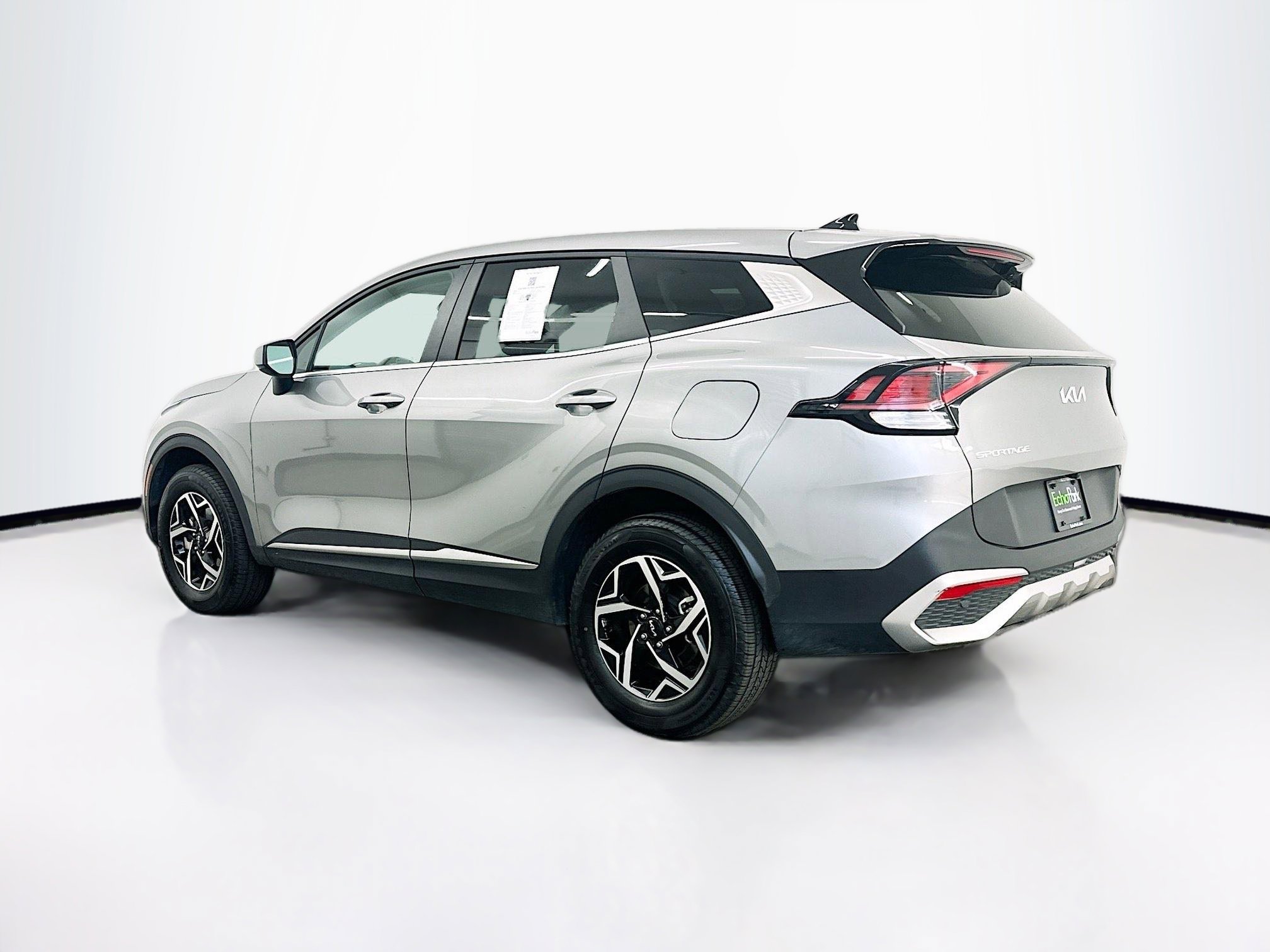 Used 2025 Kia Sportage LX image 5