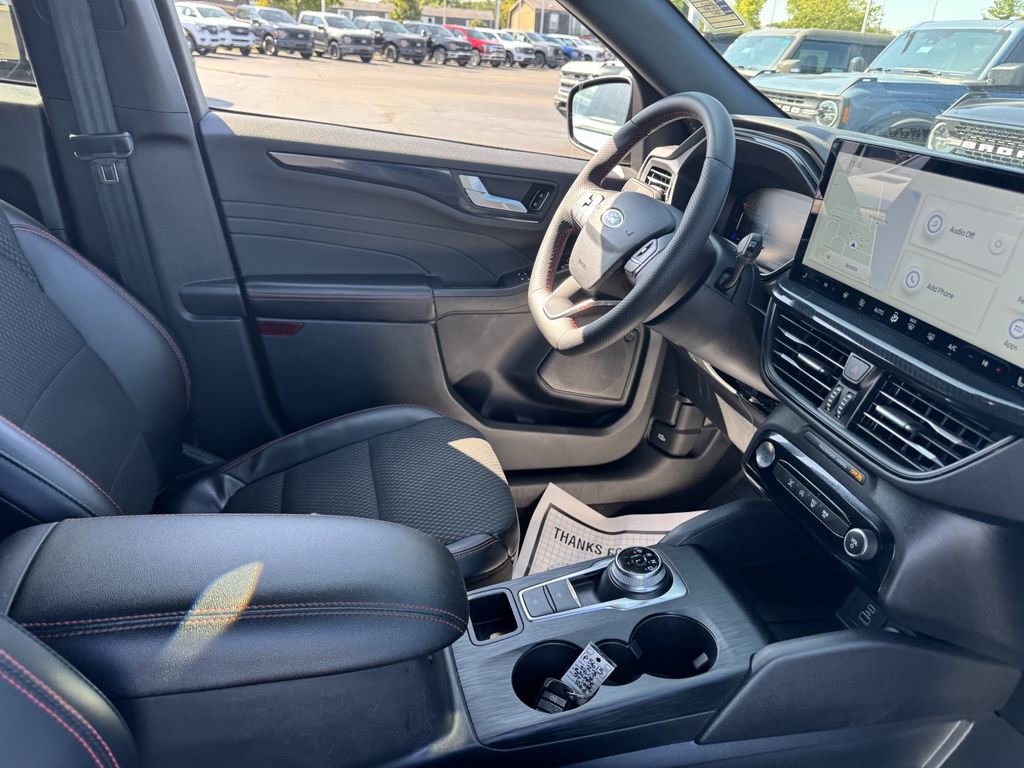 Certified 2023 Ford Escape ST-Line w/ Tech Pack #1 image 17