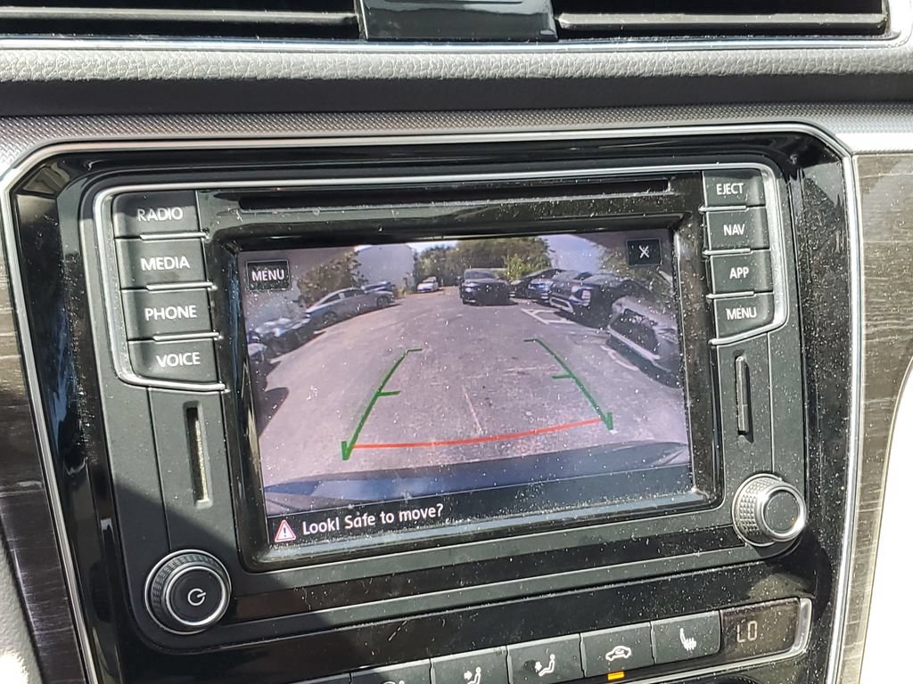 Used 2018 Volkswagen Passat 2.0T SE FWD image 27