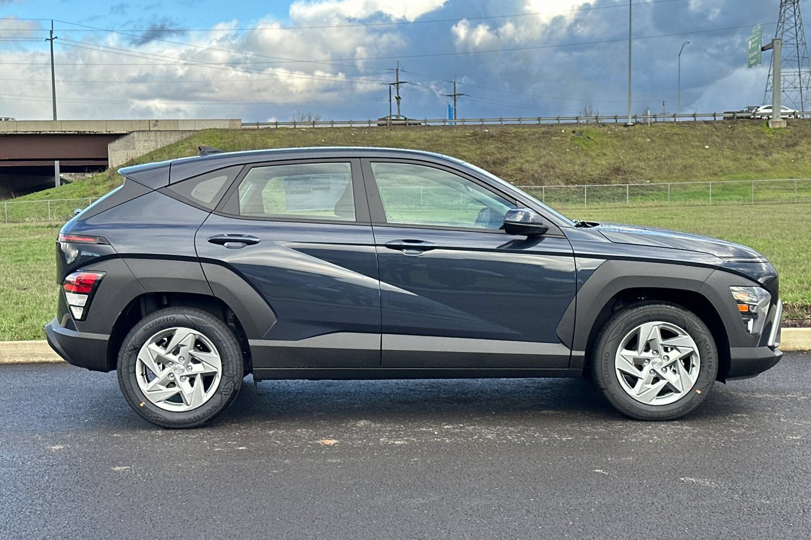 New 2026 Hyundai Kona SE FWD image 2