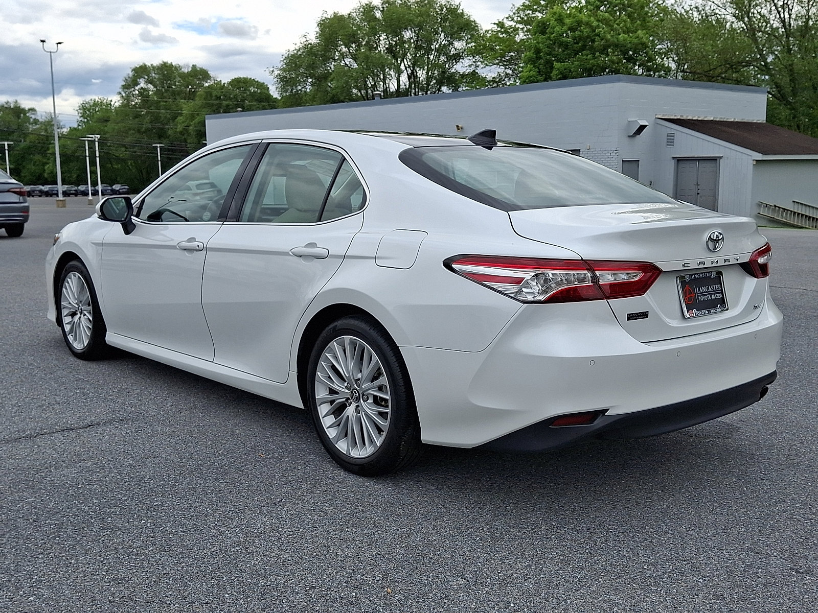 Used 2019 Toyota Camry XLE w/ Driver Assist Package FWD image 5