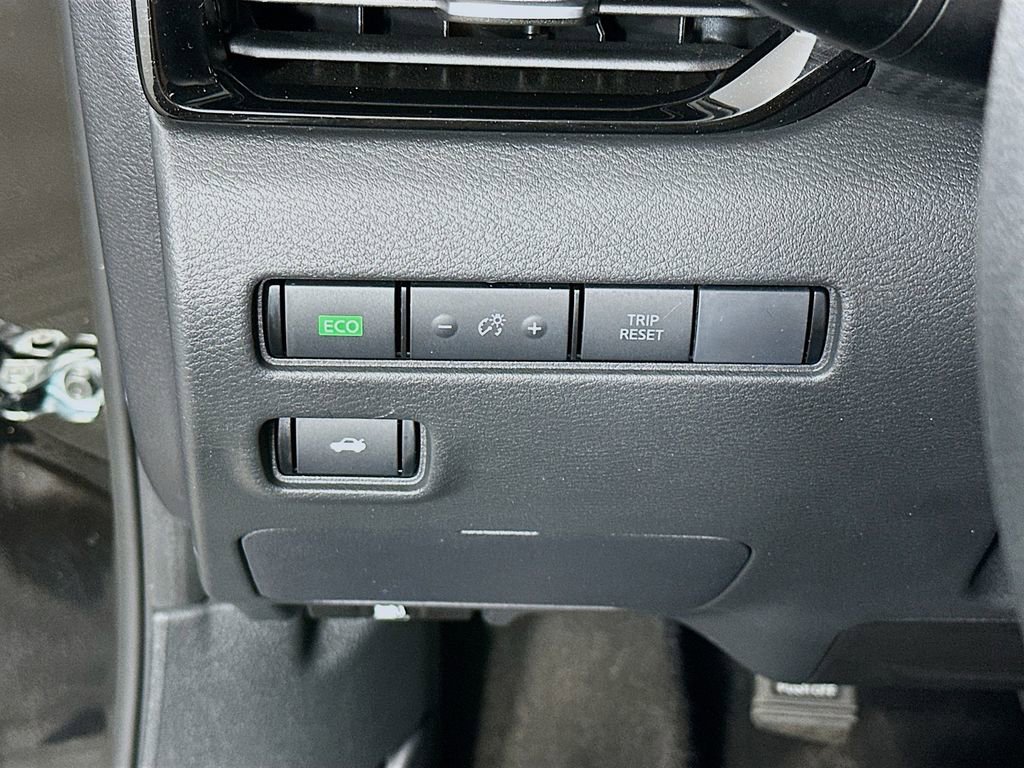 Certified 2025 Nissan Sentra SV FWD image 18
