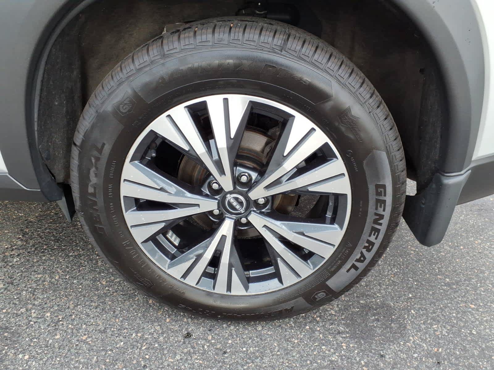 Certified 2022 Nissan Rogue SV AWD/4WD image 9
