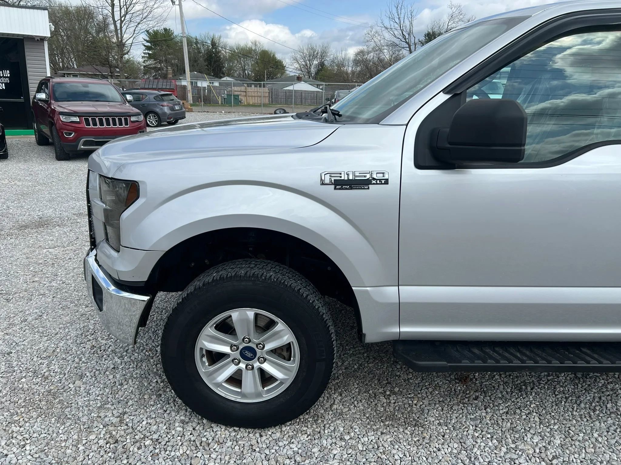 Used 2015 Ford F150 XLT image 5