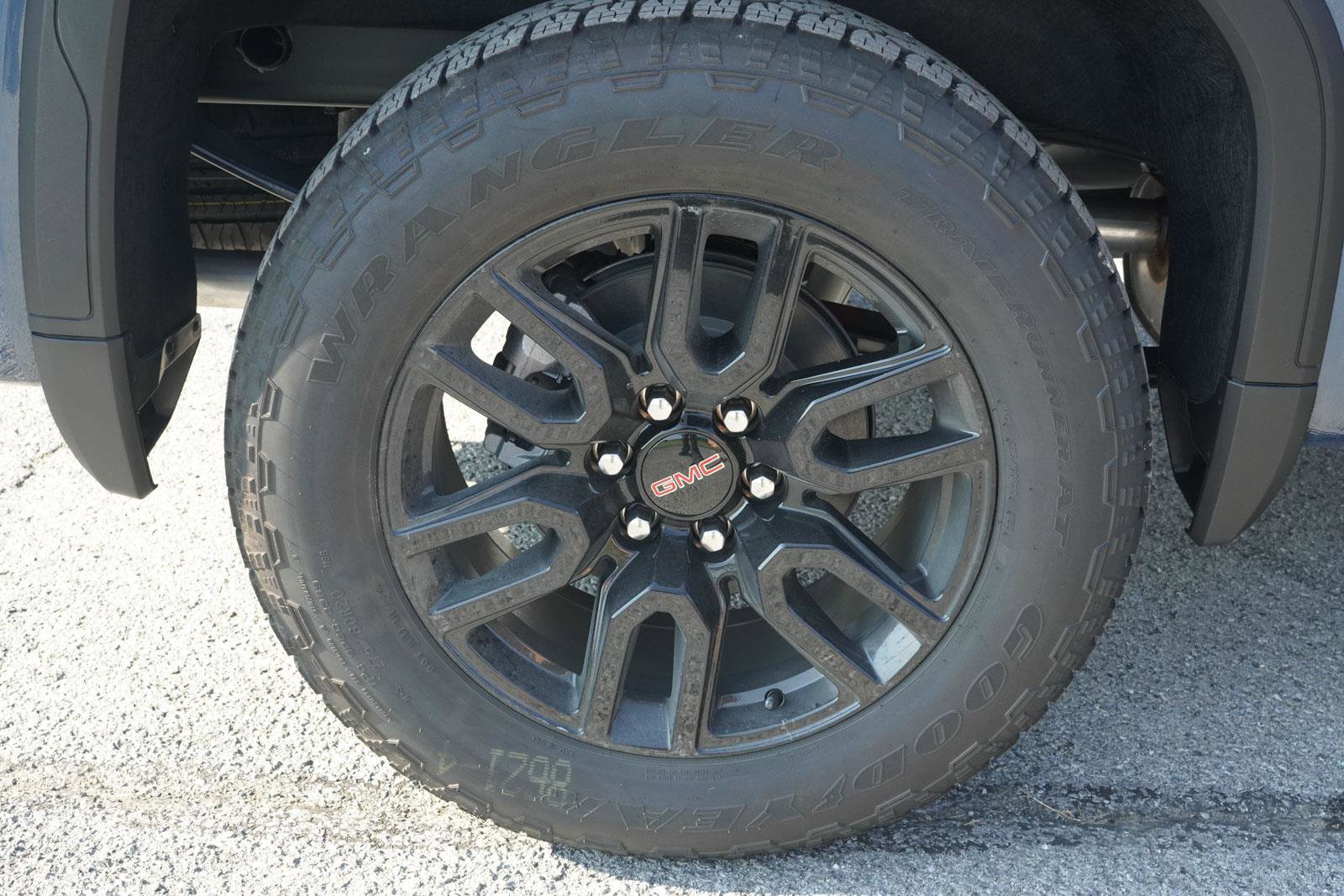 New 2026 GMC Sierra 1500 Elevation image 12