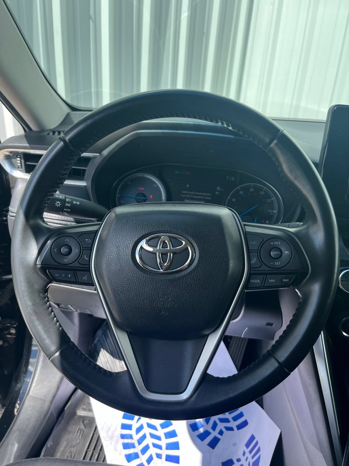 Used 2024 Toyota Venza LE AWD/4WD image 19