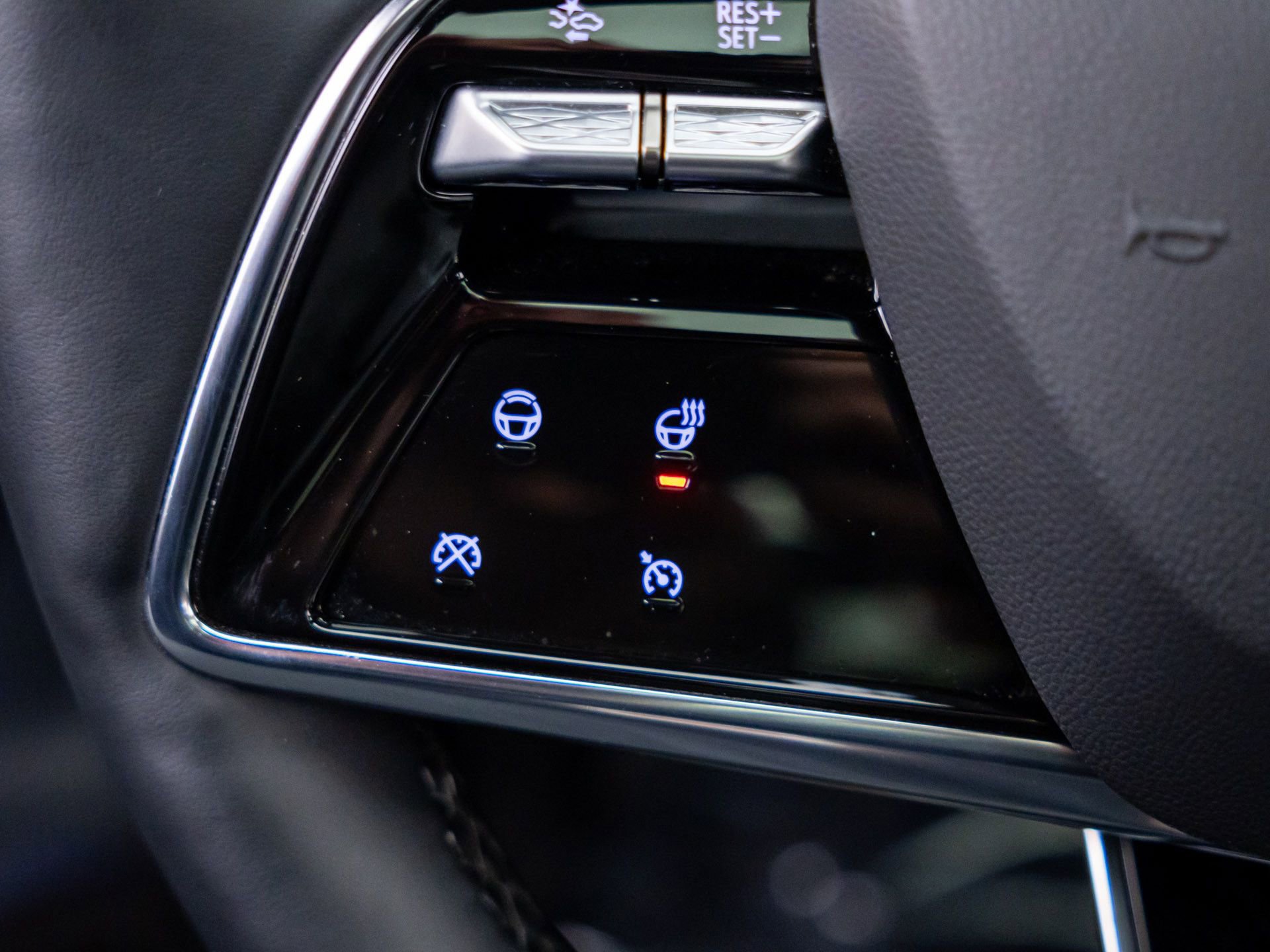 Certified 2024 Cadillac Lyriq Sport w/ LPO, Floor Liner Package image 30