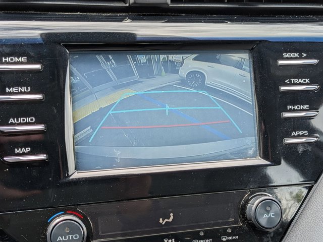 Used 2019 Toyota Camry SE FWD image 14